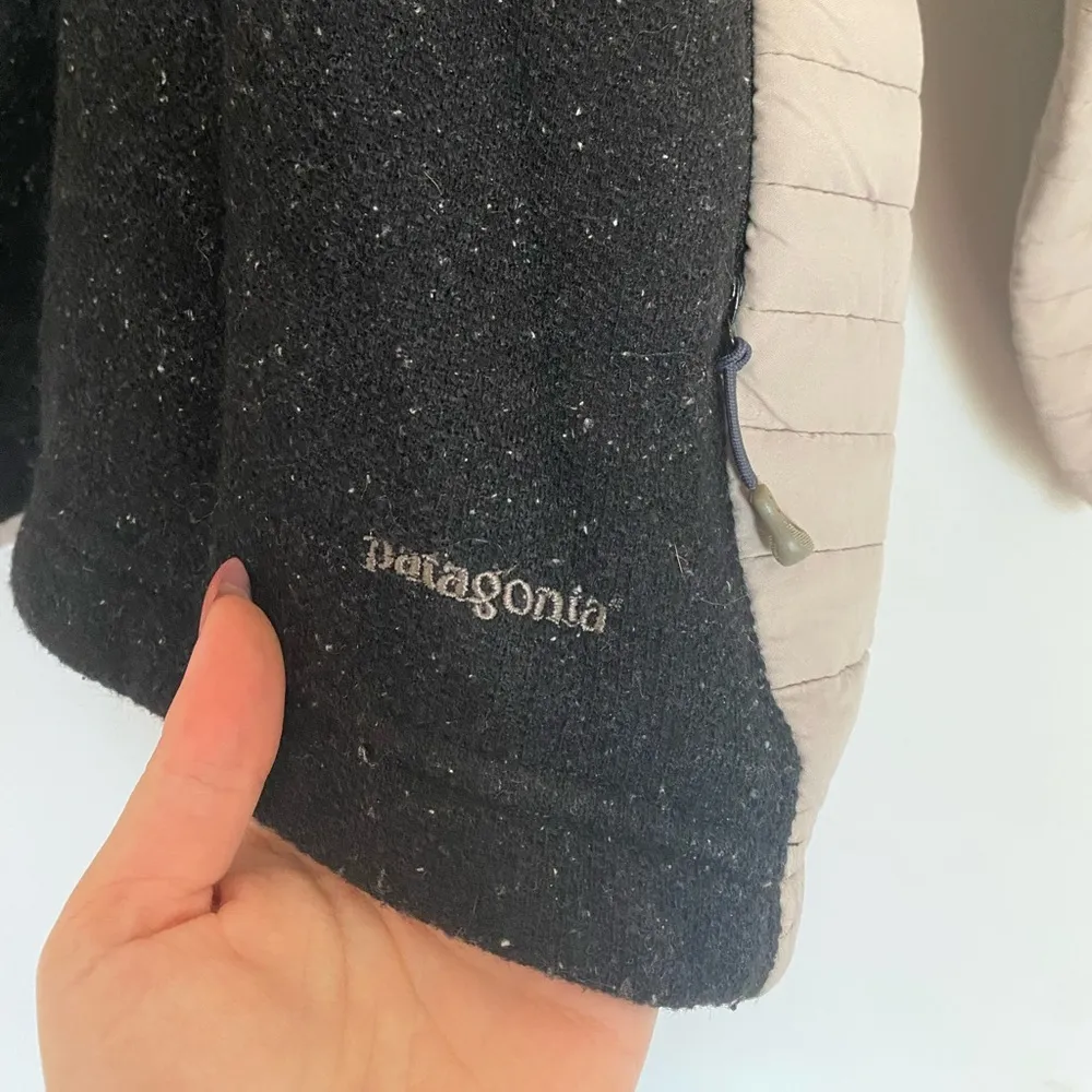 Patagonia Tan and Black Quarter Zip Pullover Size Medium - Image 6