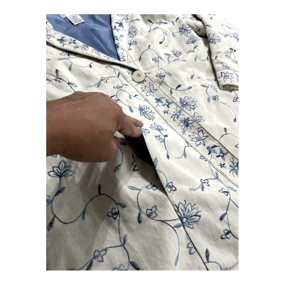 VTG Susan Graver Ivory Blue embroidery Floral Linen Blend coat size 1X - Image 6
