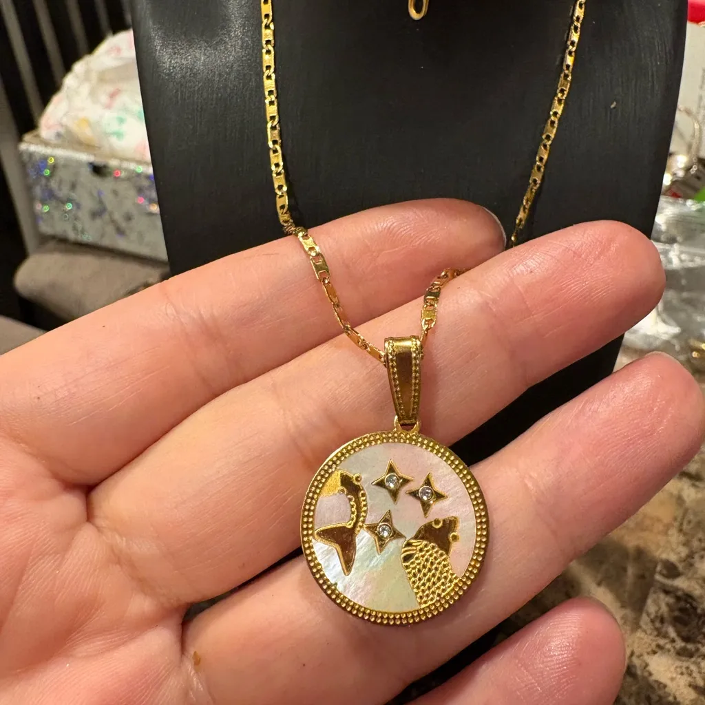 Gold Pendant Necklace with Star Design - Image 3