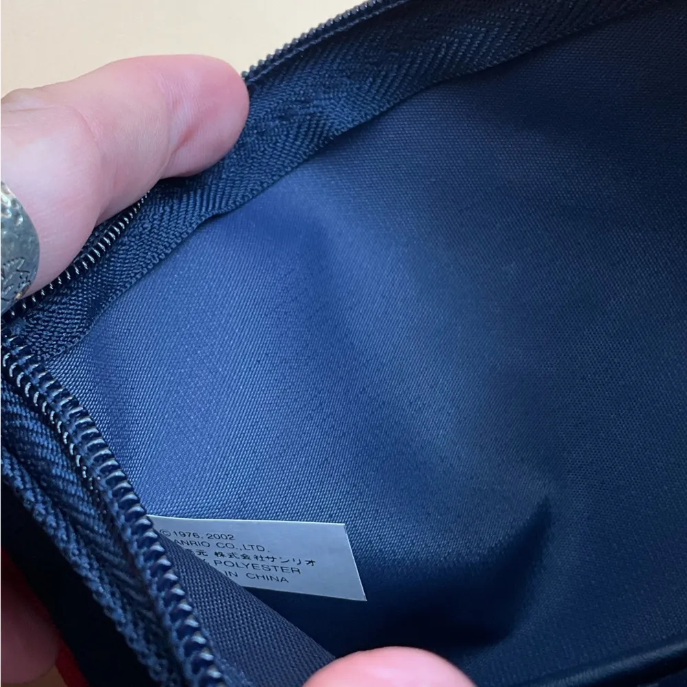 A Rare Vintage French Sanrio 2002 Hello Kitty Angel Wings Zip Bag - Image 4