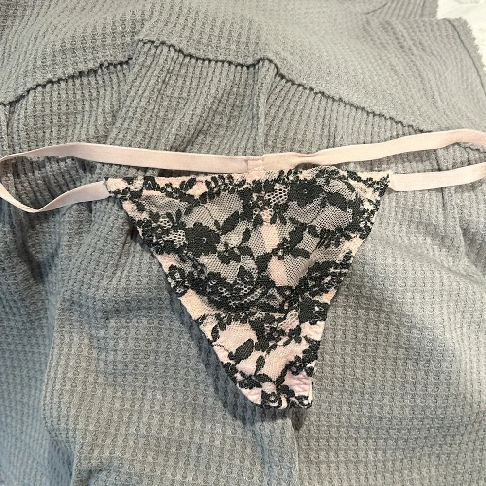 VS 2-piece lingerie set w/matching panty 36D/ OS - Image 6