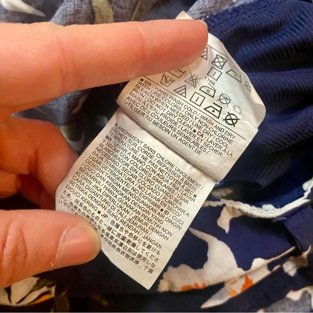 Old Navy Casual High Rise Soft Navy Blue Floral Short Shorts Womens Large - Image 14