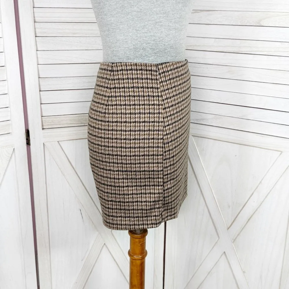 Love Tree  Houndstooth Knit Button Side Mini Skort Tan Black Large - Image 3