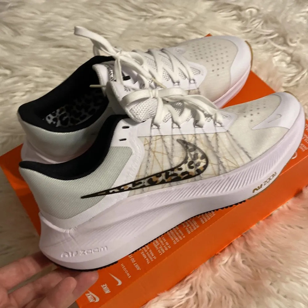 Nike Women’s Zoom Zwingli 8 PRM size 11 brand new with box - Image 12