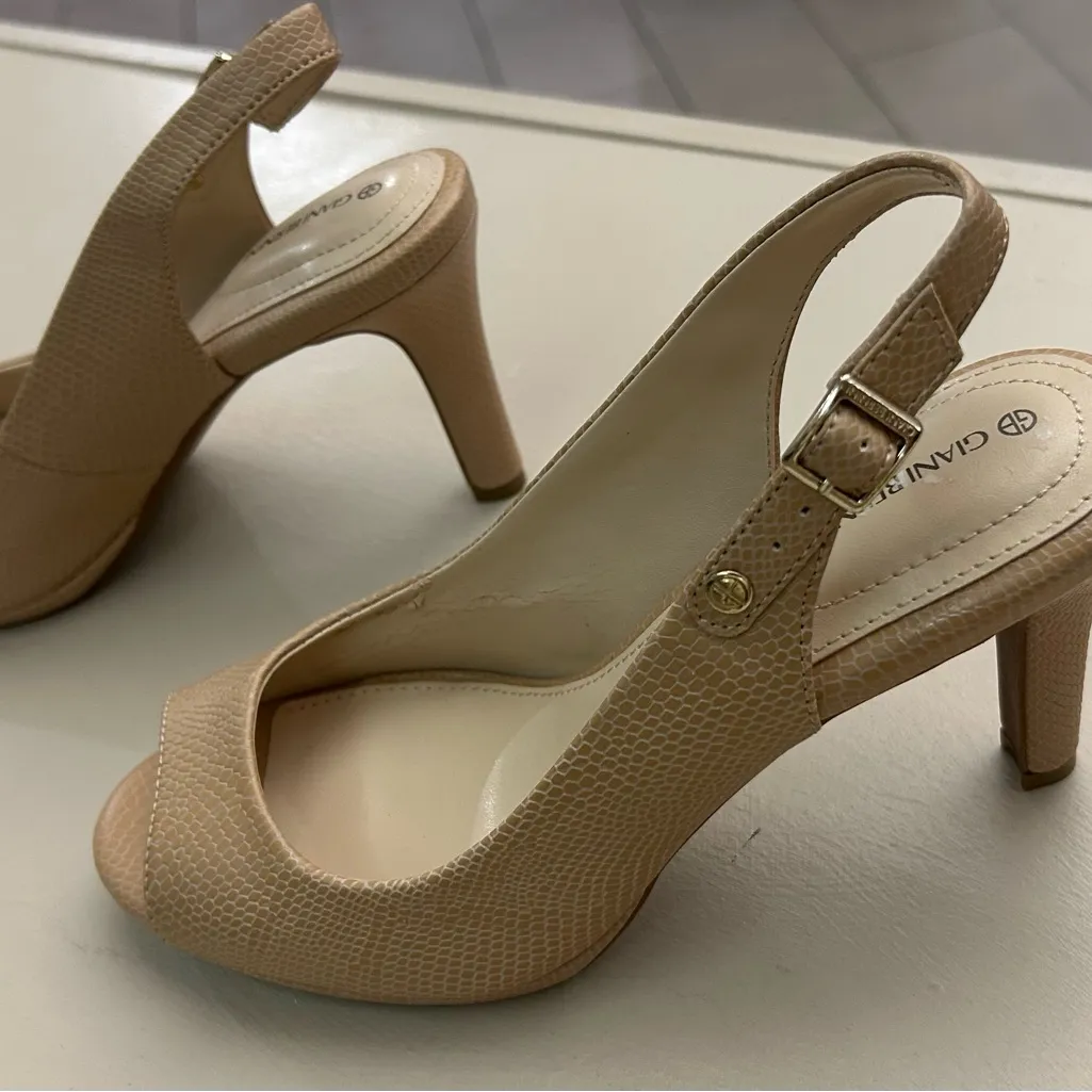 Heels Giani Bernini Beige Slingback Heels 7 1/2 M like new! Nice/Clean - Image 5
