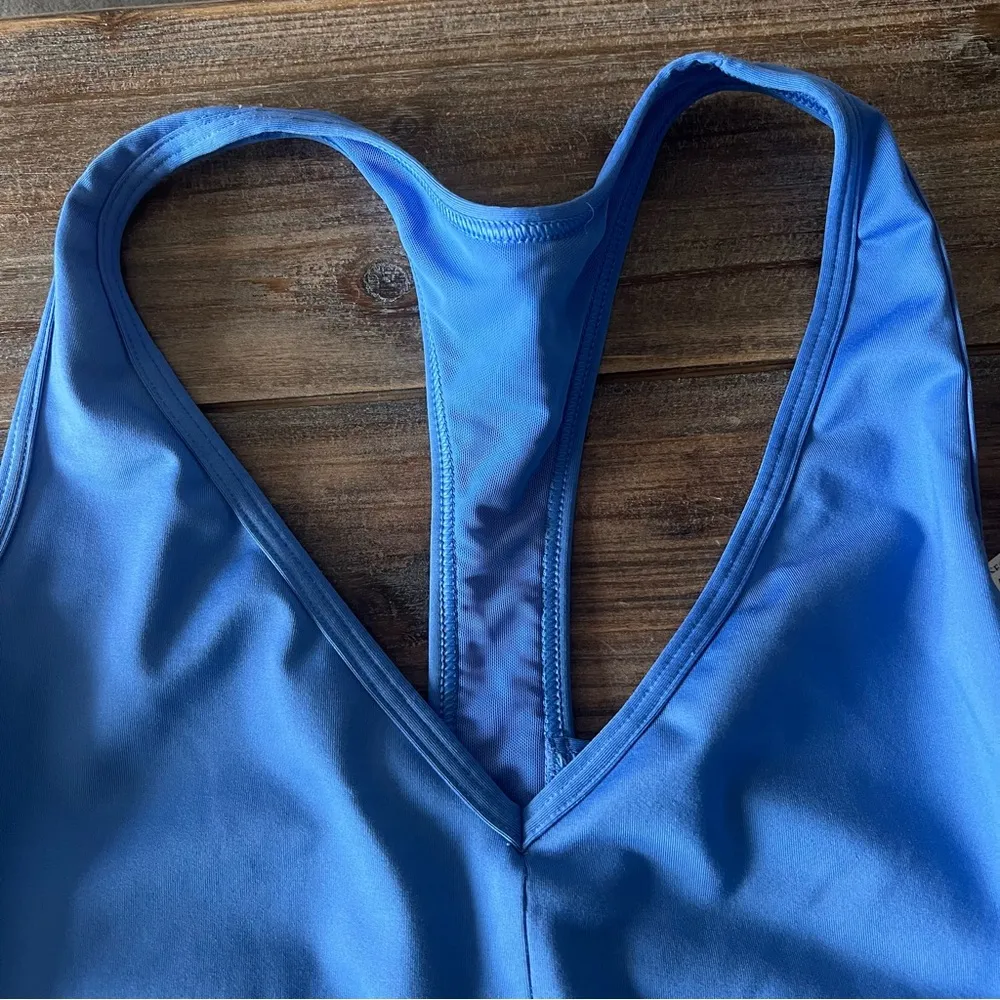 Victoria’s Secret Sport Light Blue Strappy Back Sports Bra Size Medium - Image 2