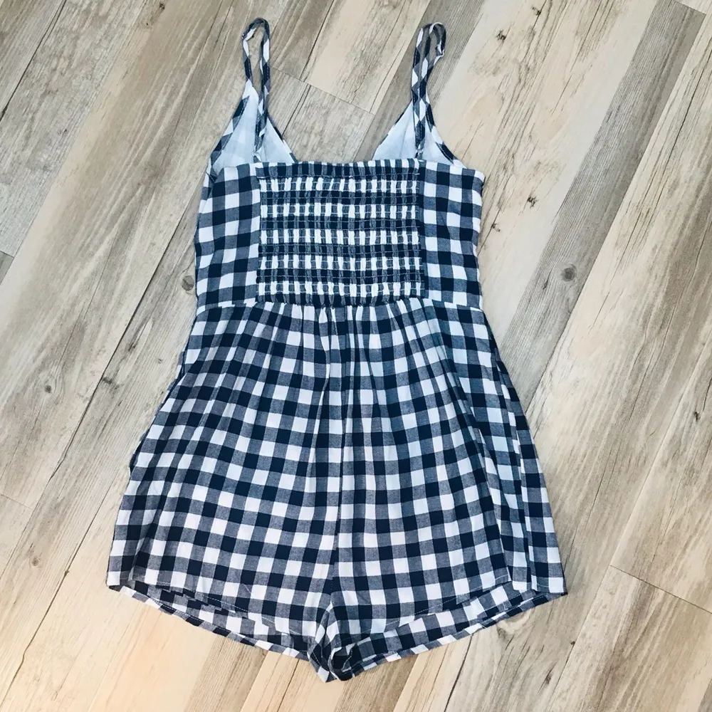 Smell the Roses Buffalo print Romper sz Small - Image 6