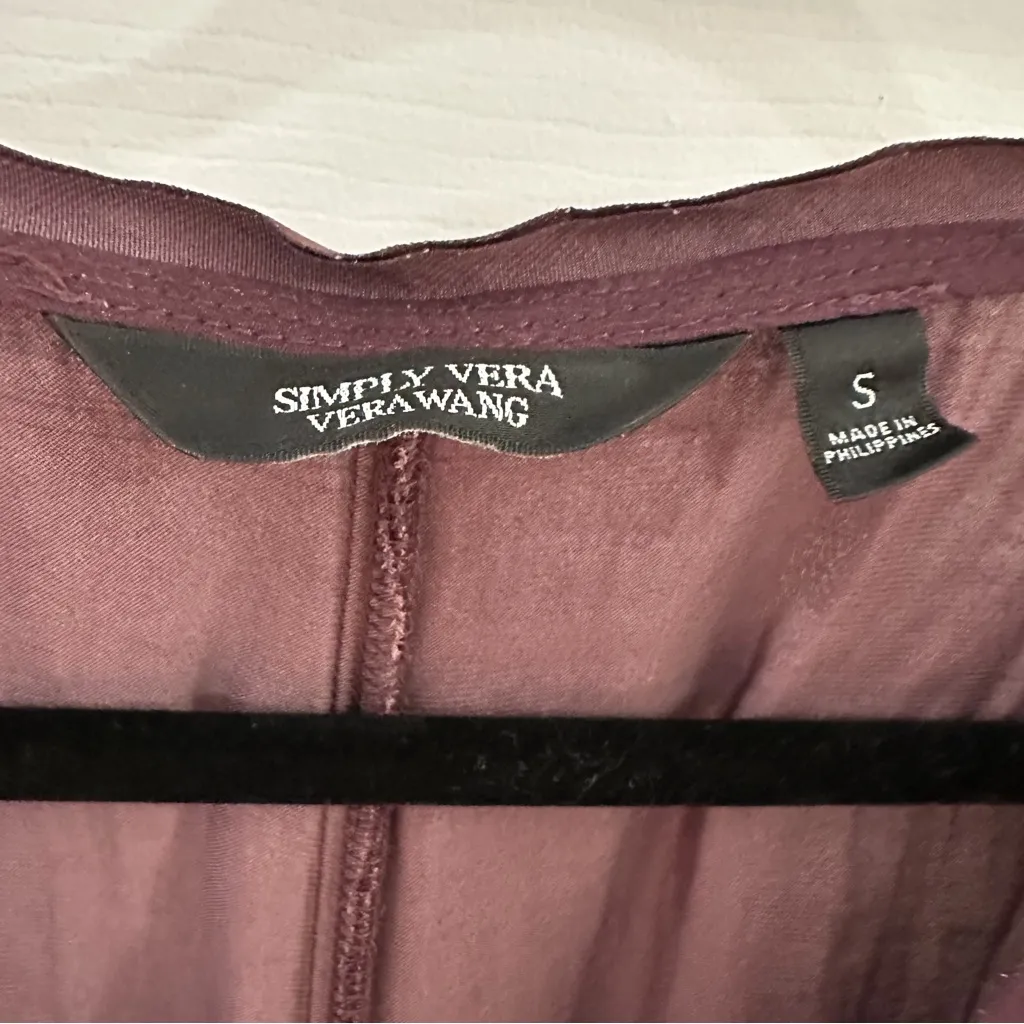 Vera Wang Sleeveless Satin Chiffon Asymmetrical Hem V Neck Top Purple sz Small - Image 7