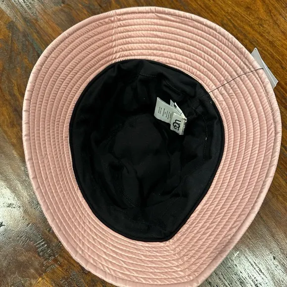 NWT UGG Pink Cloud Fabric Bucket Hat Water-Resistant OS - Image 8