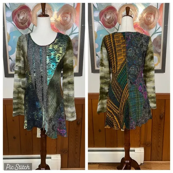 Super Cute Adore Mixed Print Tunic Sweater! Size M - Image 2