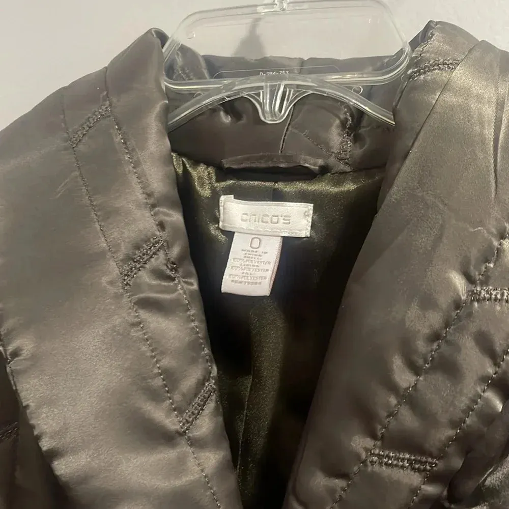 Chico’s Quilted Satin Jacket/Coat silver/green - Image 4