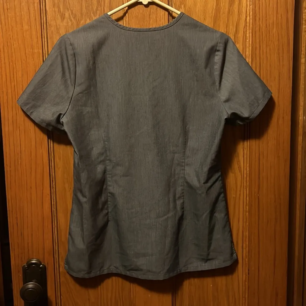 Figs Catarina One Pocket Scrub Top - Size Small Gray 1507 - Image 4