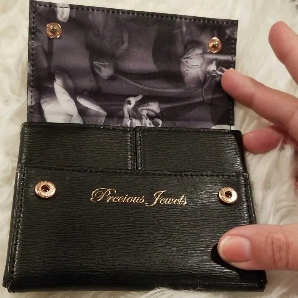 💕TED BAKER💕 CrossHatch Leather Jewelry Case - Image 5