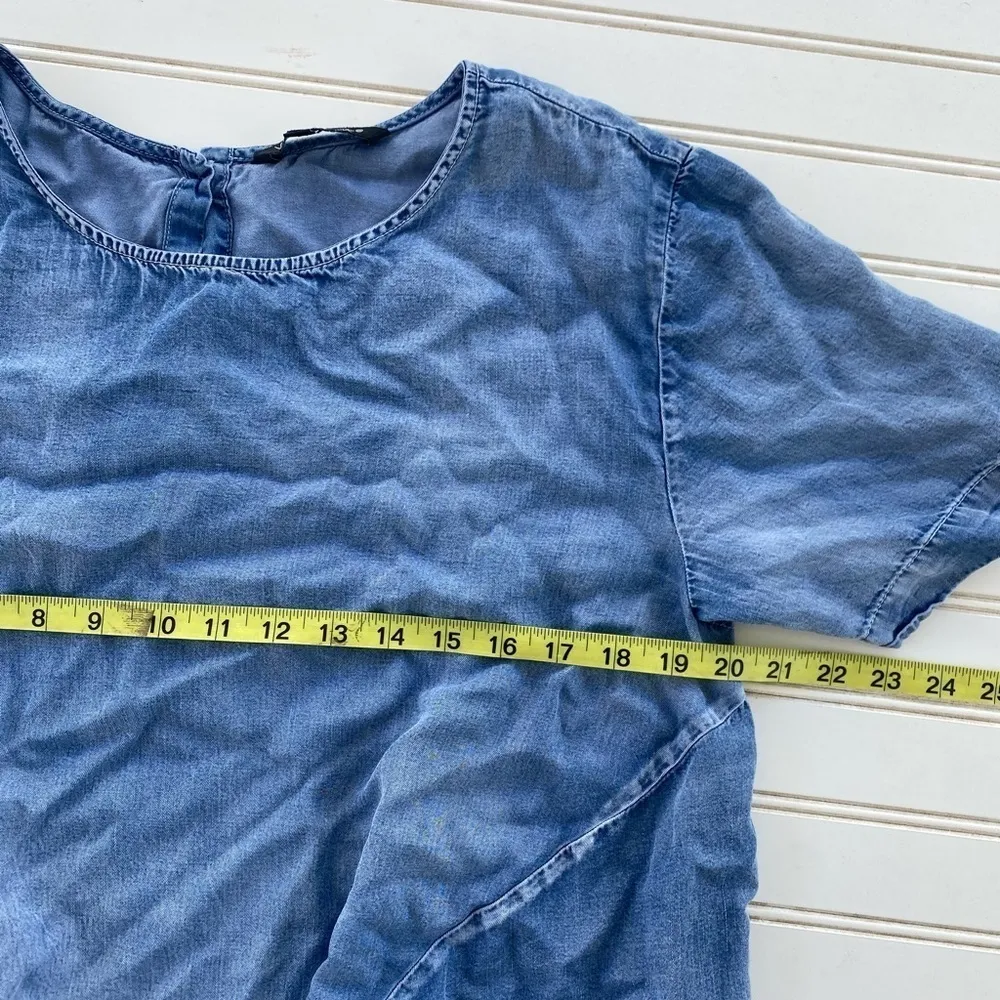 Blue chambray front knot tie back button top Size Large - Image 9