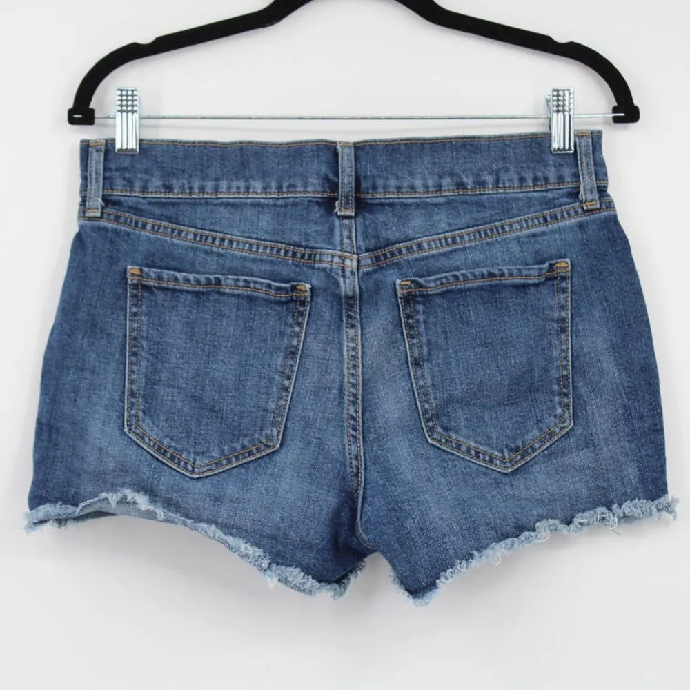 Old Navy Floral Embroidered Cut Off Boyfriend Shorts Jean Denim Size 6R - Image 3