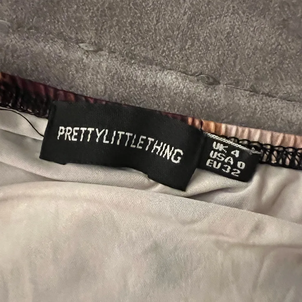 Womens ‘prettylittlething’ brand cut out dress - Image 2