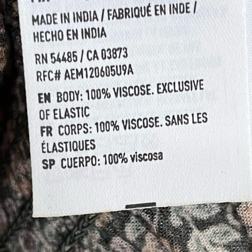 American Eagle Smocked Floral Cropped V-Neck Blouse Long Sleeve Size Small S - Image 6