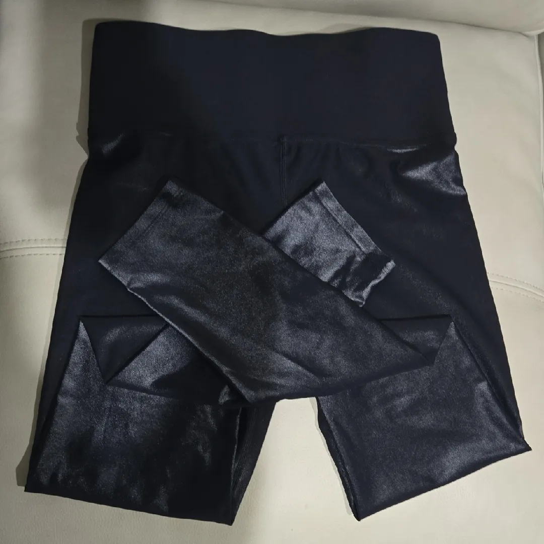 Carbon38 Midnight Black Satin Scarf Size M - Image 3