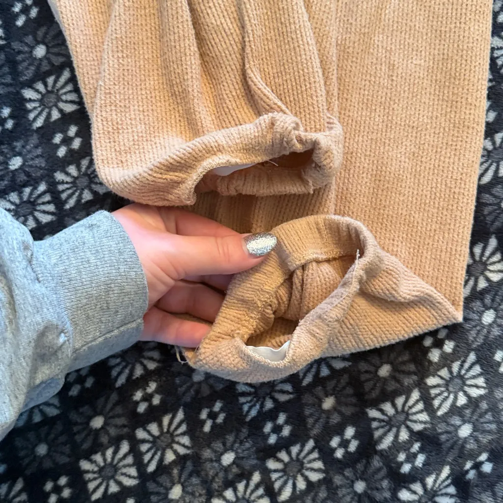 SKIMS Tan Waffle Lounge Joggers - Image 7