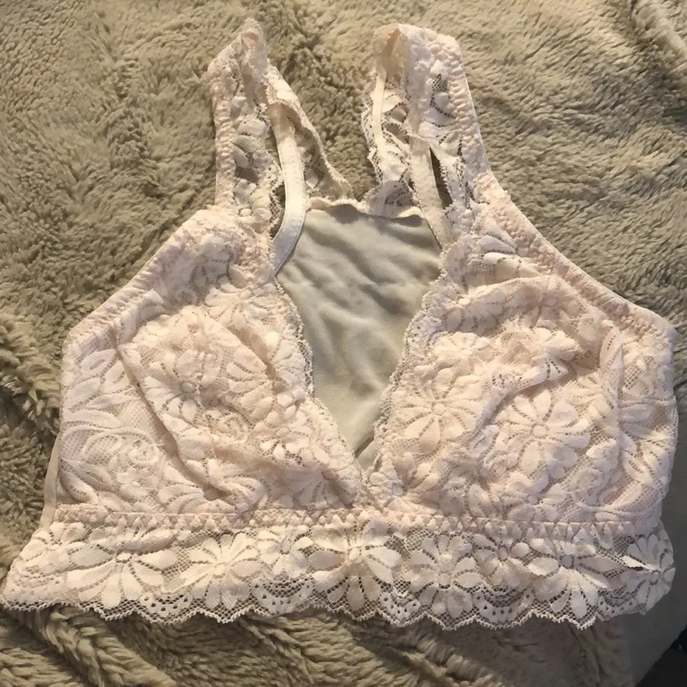 🎉 4 for $20 TRue Lace Bralette, size Medium - Image 2