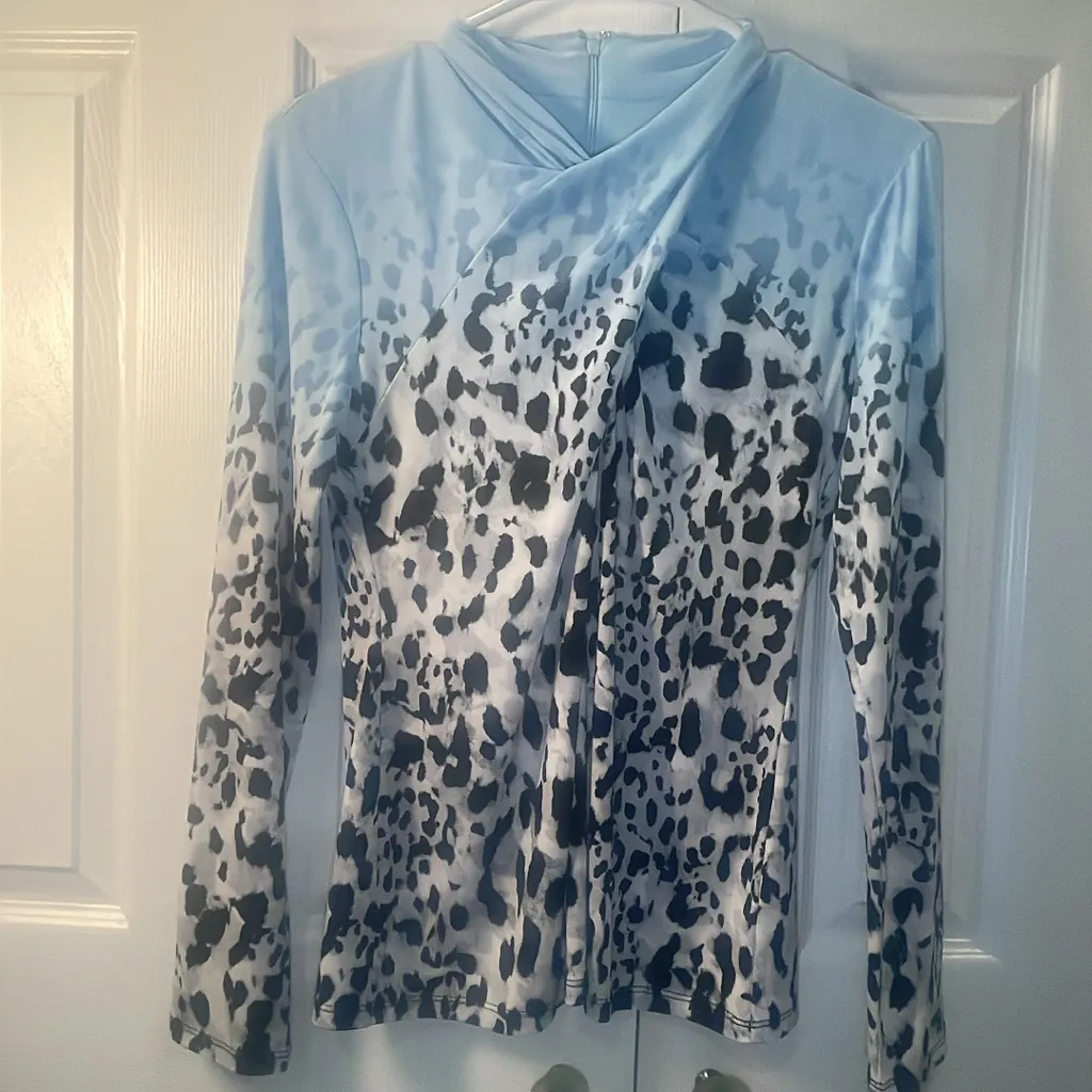 Calvin Klein Blue and Black Patterned Blouse - Image 7