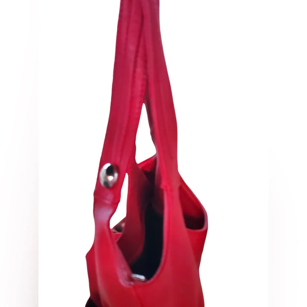 Nwot Red Purse w/ Ruffle detail - Image 8