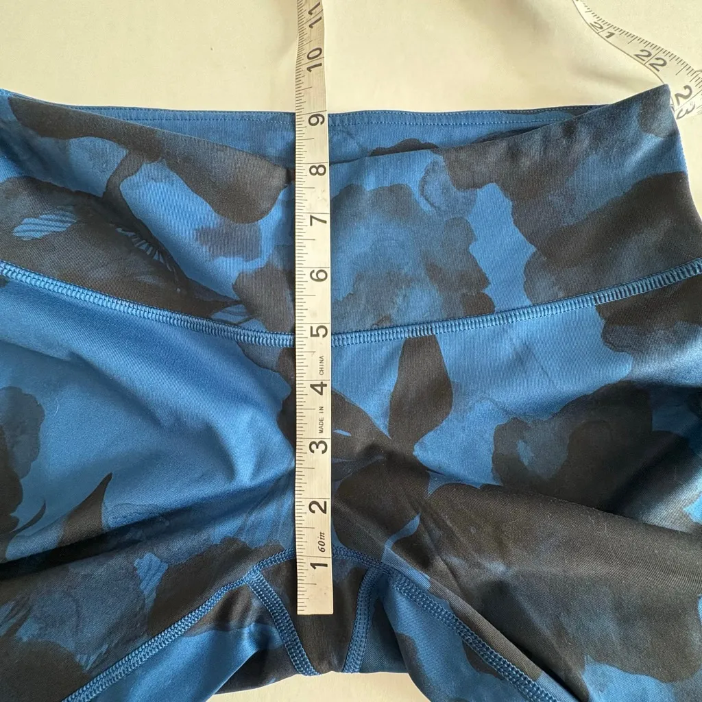 Lululemon Wunder Under Crop II leggings in the Jumbo Inky Floral Black Inkwell 4 - Image 12