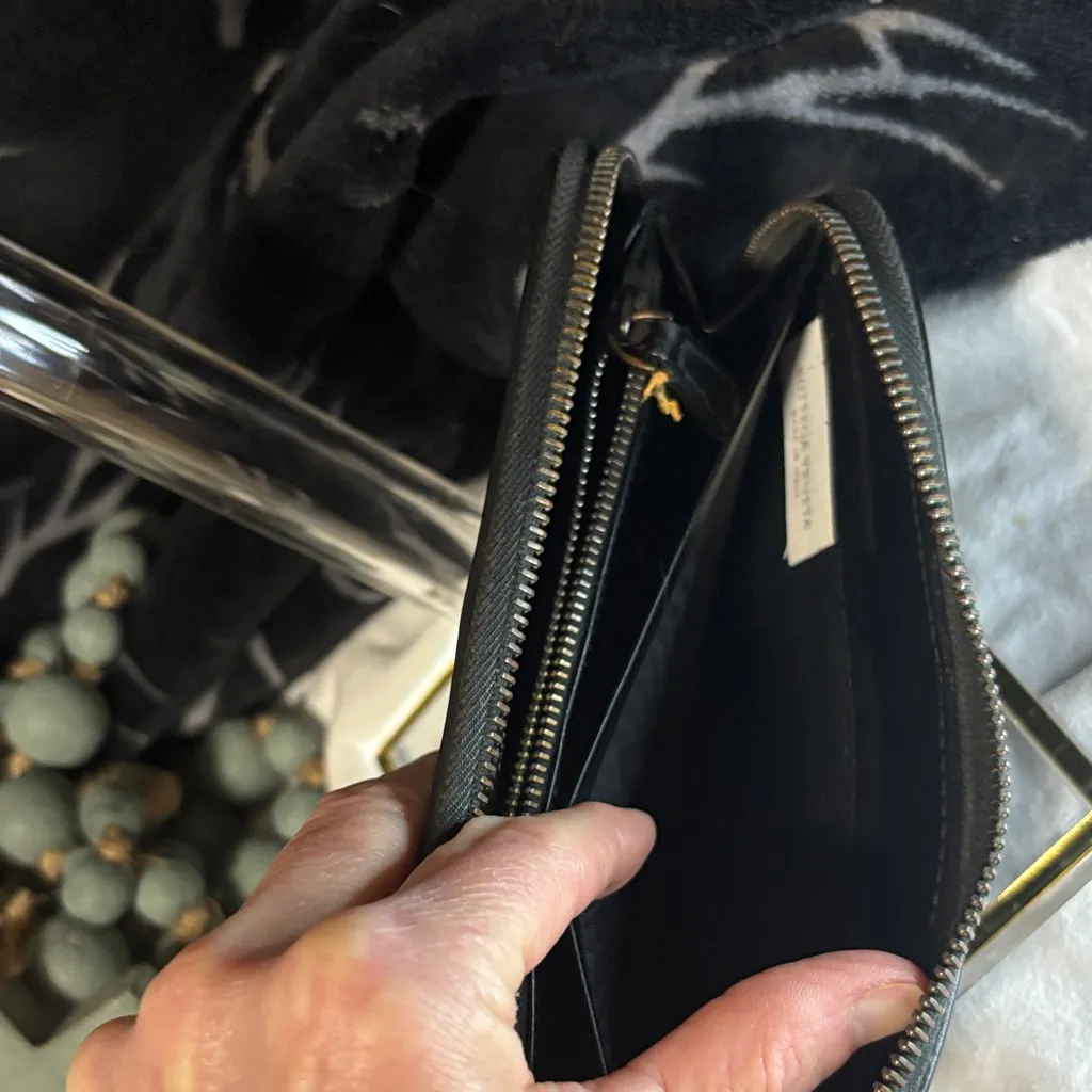 Bottega Veneta Black Woven Leather Wallet - Image 6