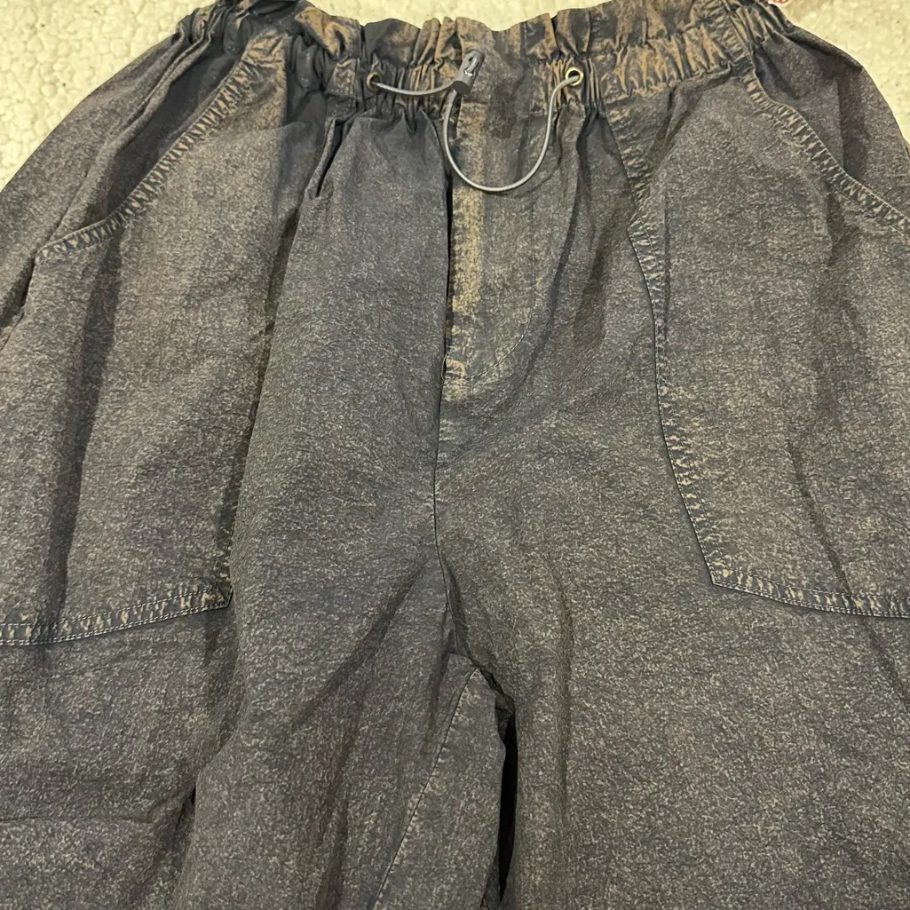 NWT urban outfitters sloan balloon cargo pants size medium - Image 3