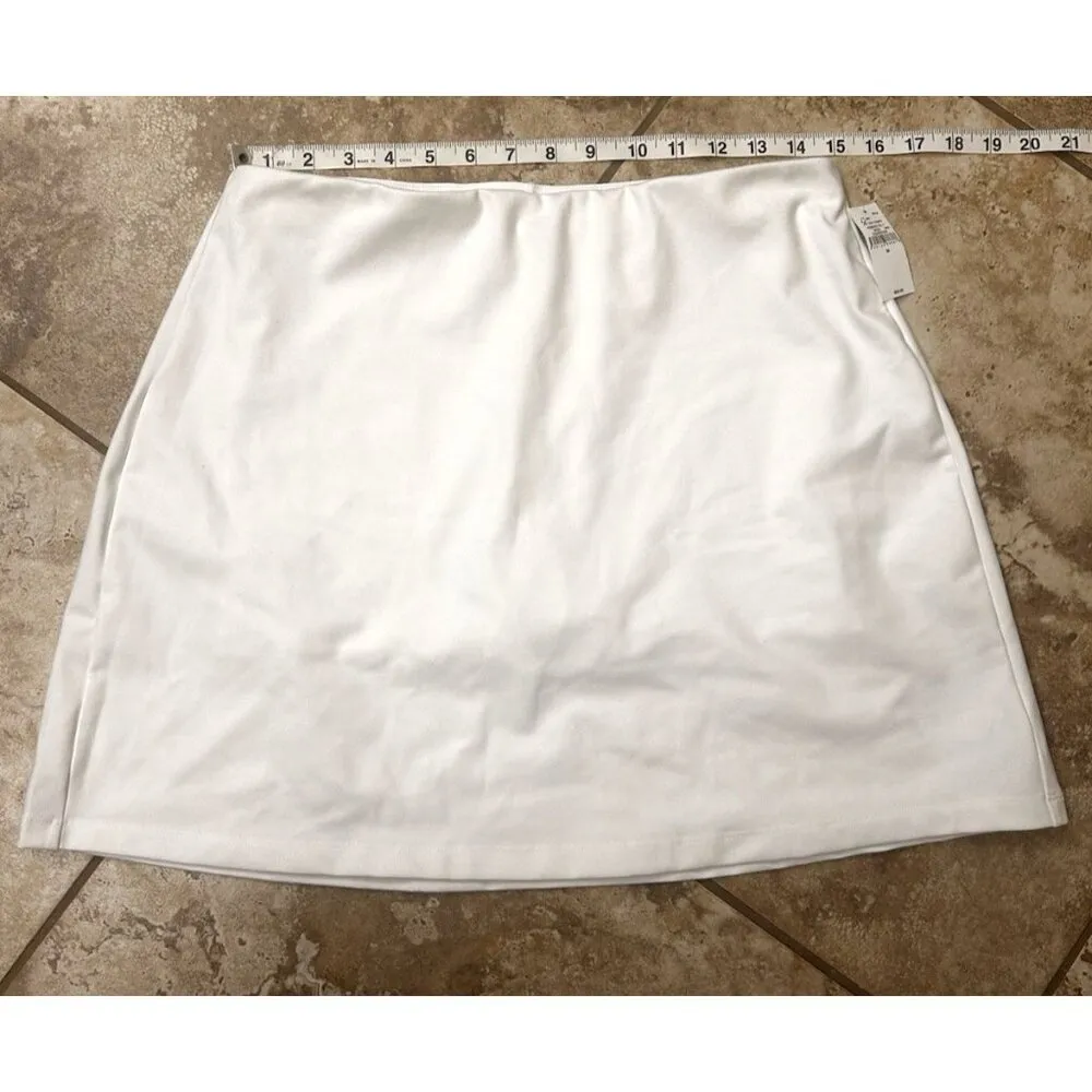 Gap Fit Skort Power Exercise Medium White Current Season NEW - Image 4
