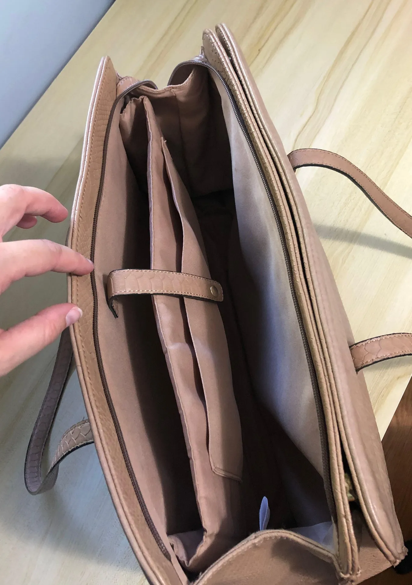 tutilo New York Work Bag - Image 5