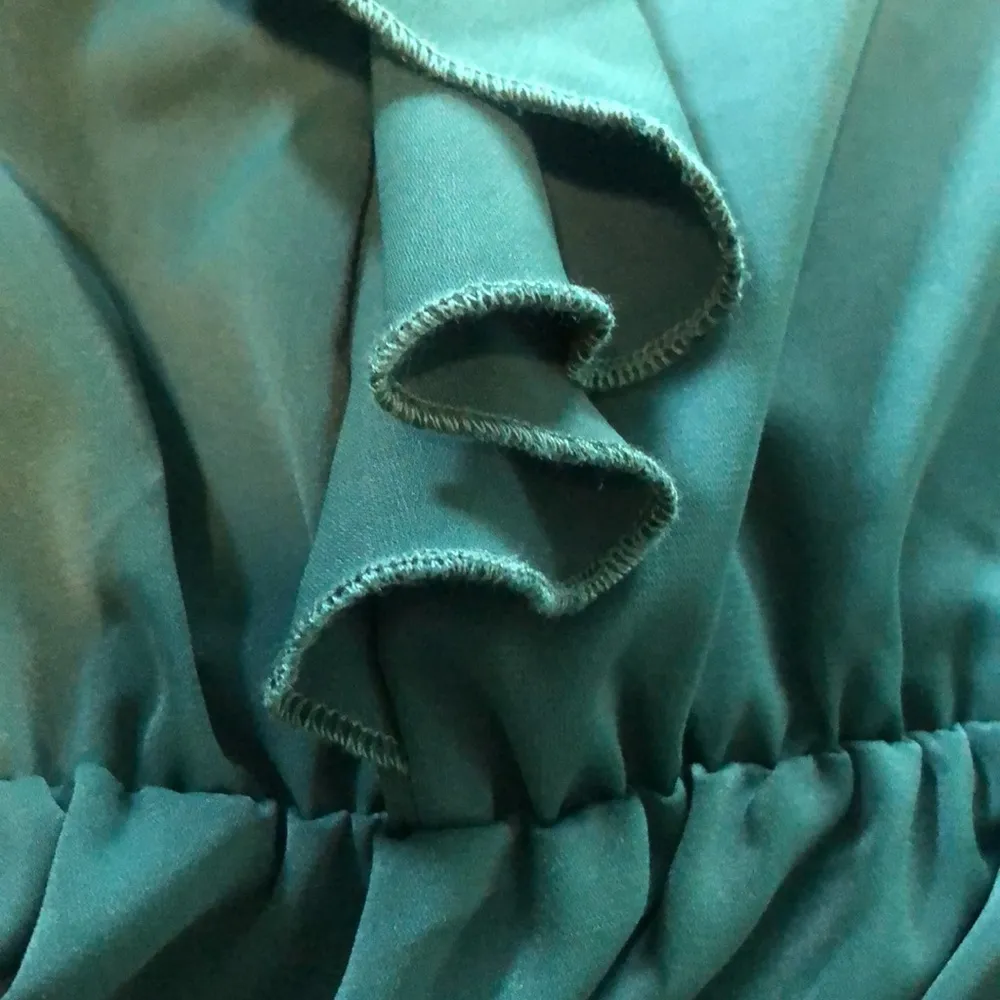 Shein curve nwot size 1xl hunter green ruffle dress - Image 2