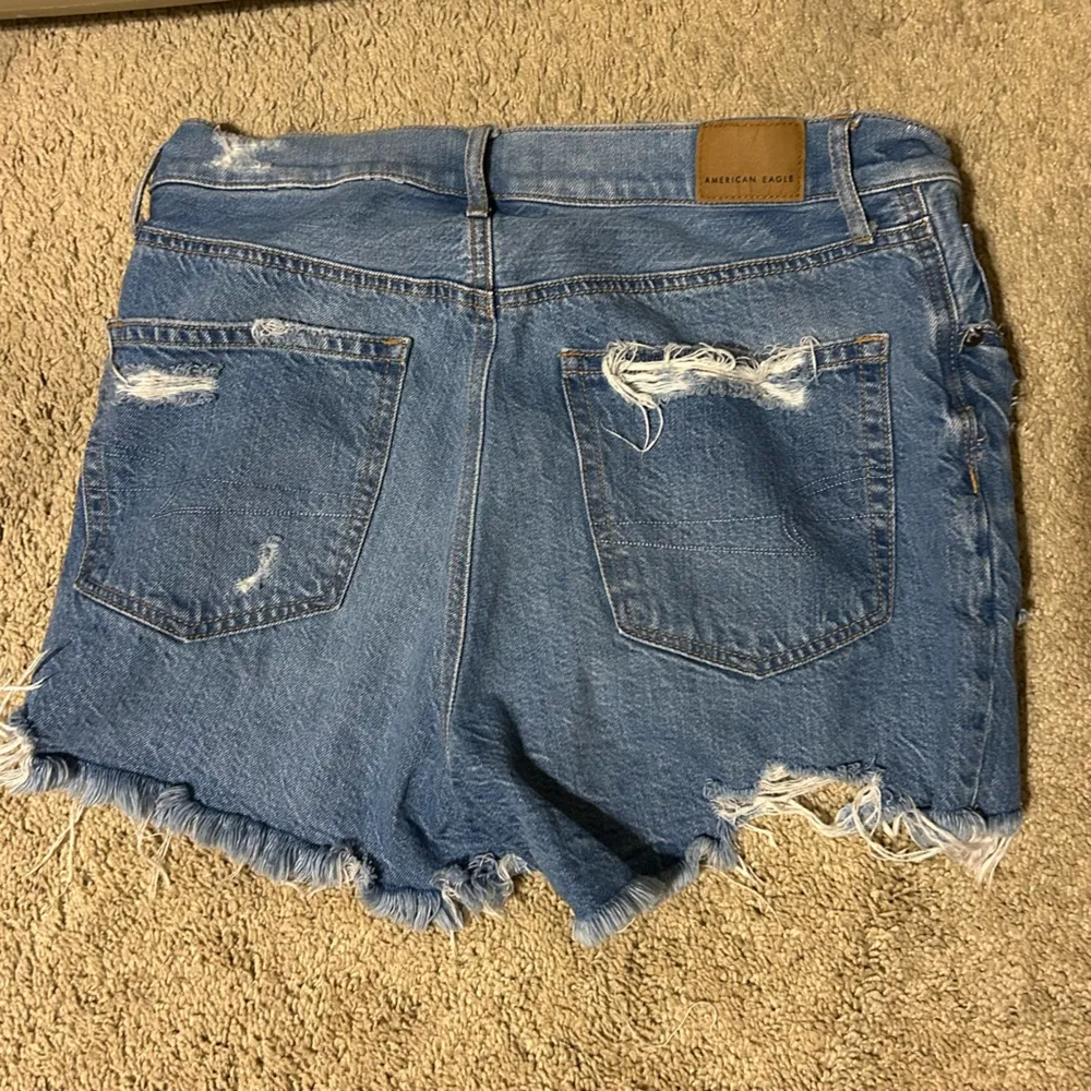 American Eagle Black Distressed High Waist Highest Rise 90s Boyfriend Shorts - Image 4