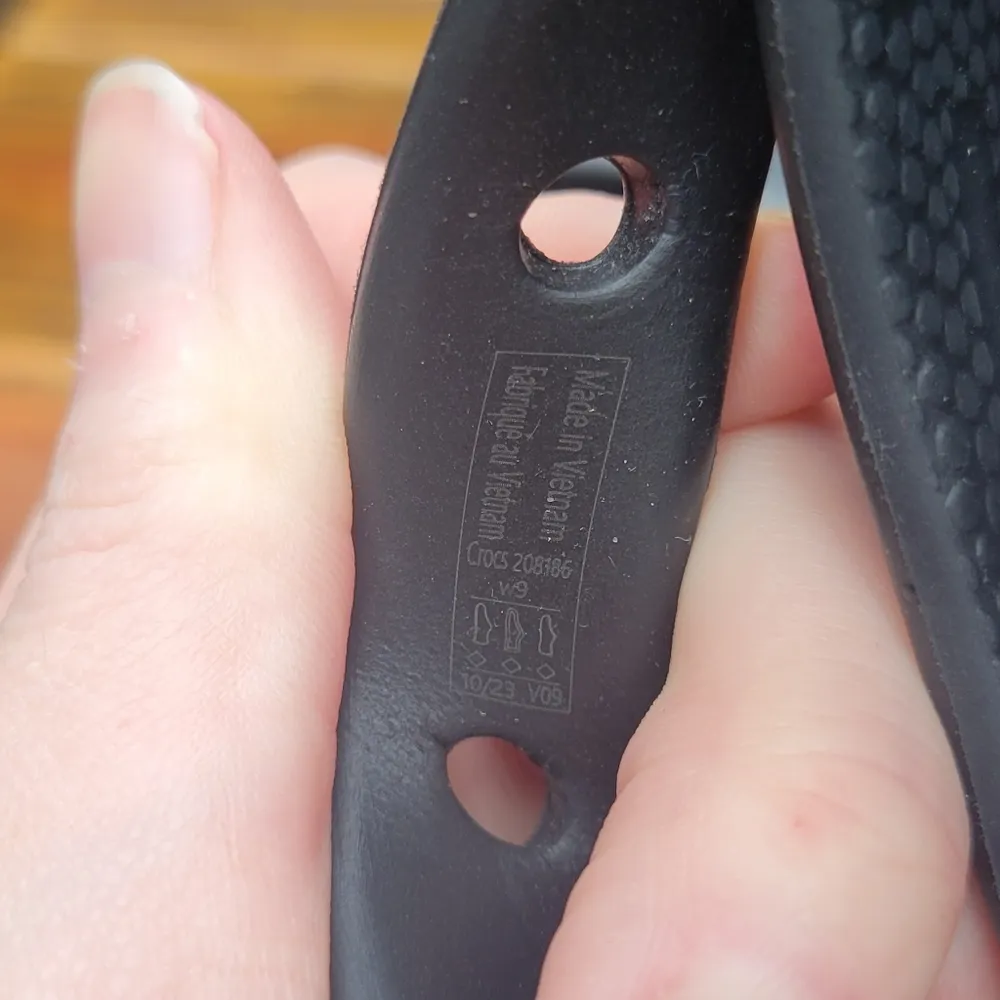 Women's Baya Platform Crocs - Image 10