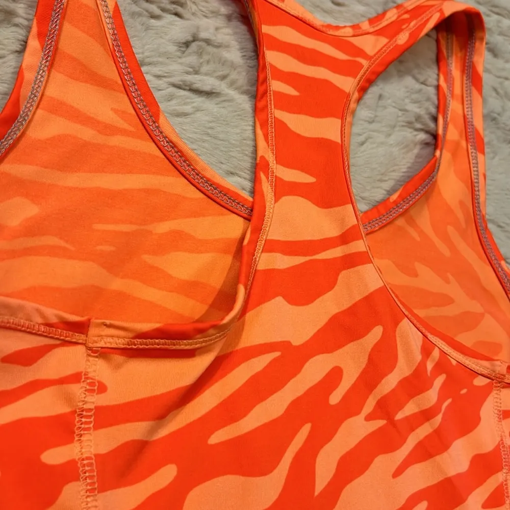 H&M athletic tank in size s - Image 8
