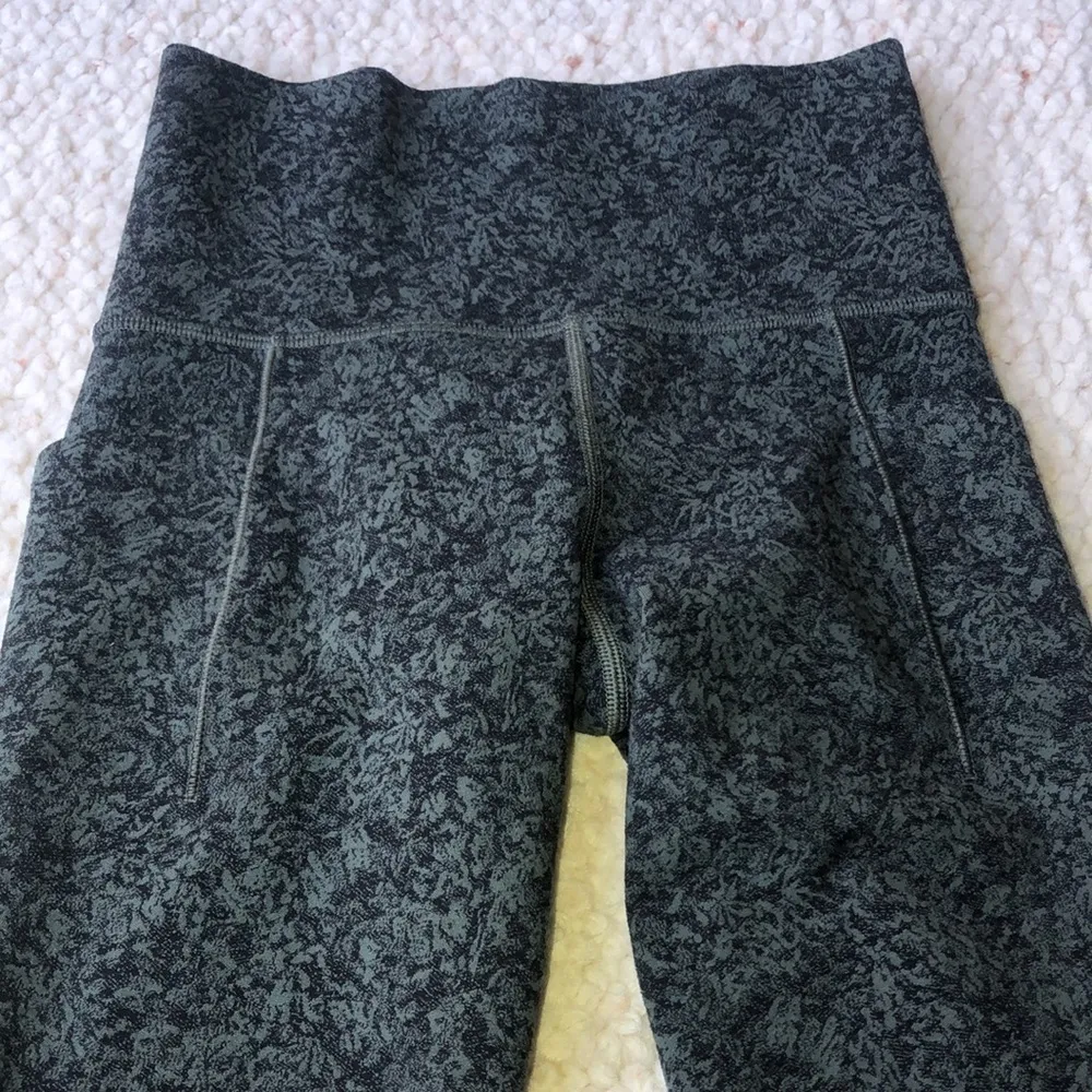 Athleta‎ Salutation Stash Pocket II 7/8 Tight Legging Jacquard Moonflower XXS - Image 5