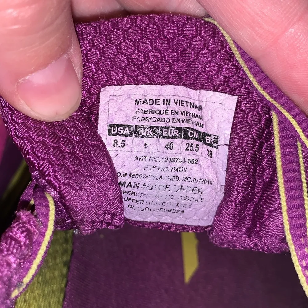 Under Armour  Vent Bandit Charged neon colored athletic sneakers - Image 8