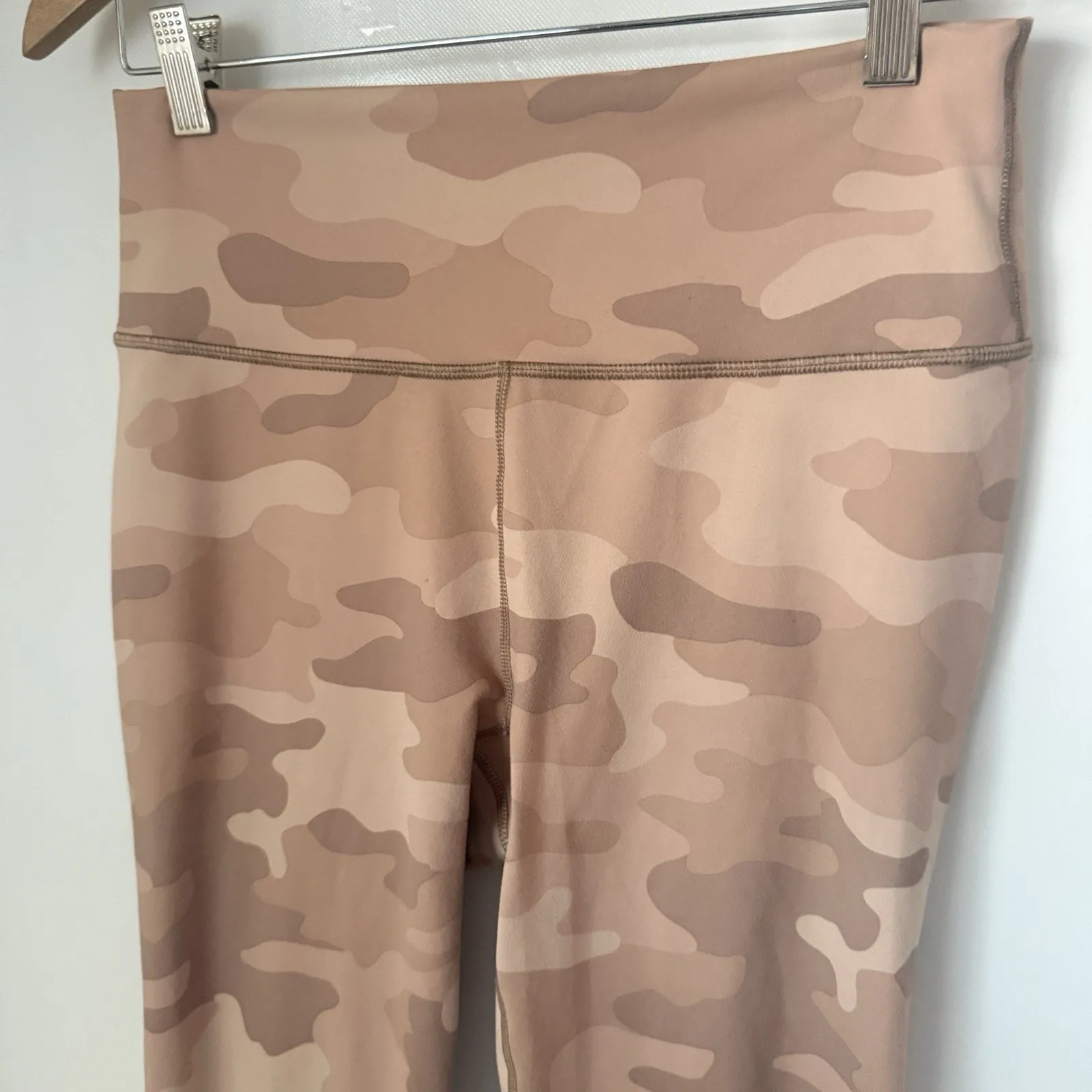 Fabletics Powerhold Camo Mid Rise 7/8 Gym Workout Running Lounge Leggings M - Image 5