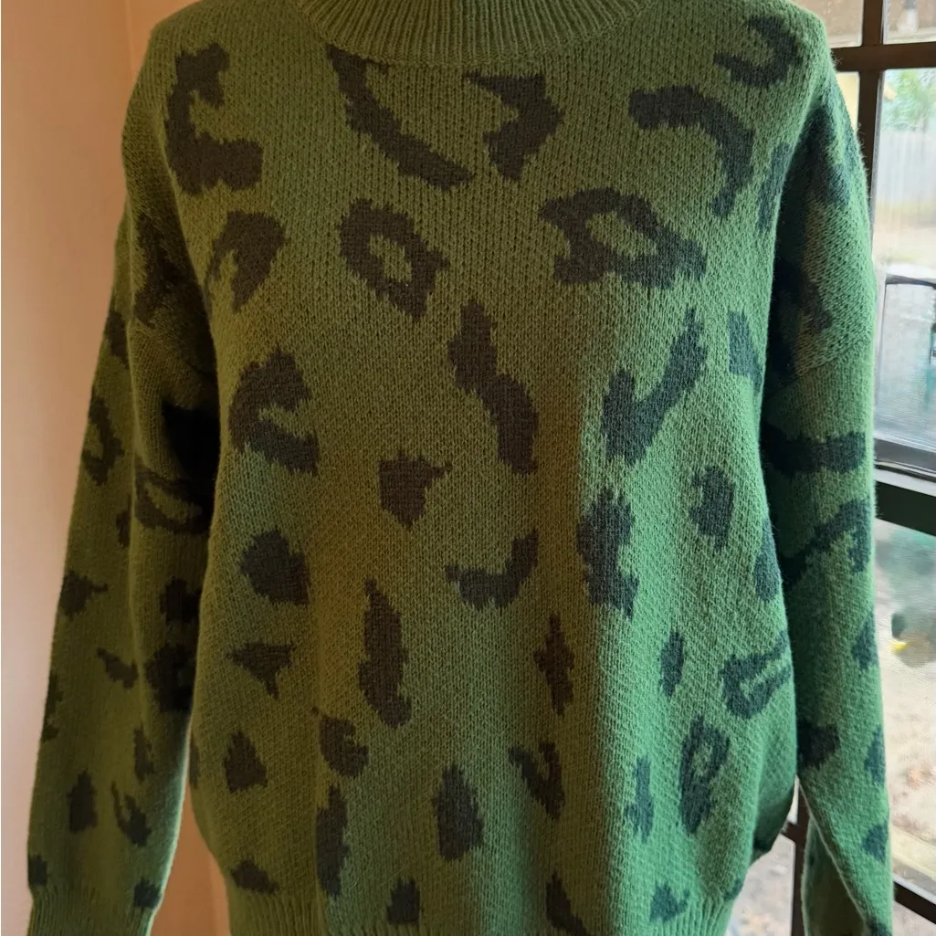 Green Leopard Print Sweater - Image 6