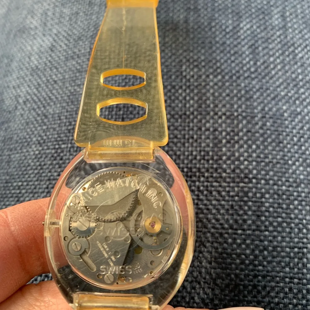 Mickey Mouse Vintage rare bubble watch from 1970’s - Image 2