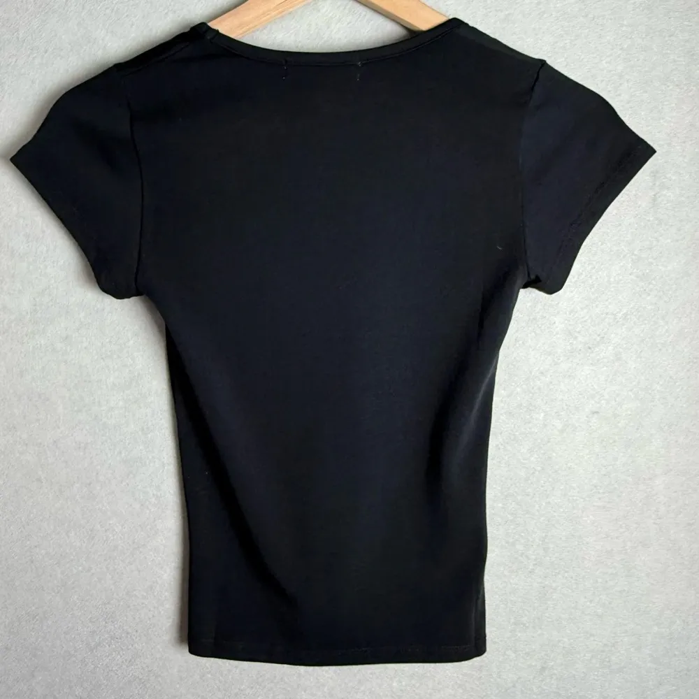 Brand New WeWoreWhat Cropped Baby V-Neck Short Sleeve T-Shirt in Black NWT - Image 2