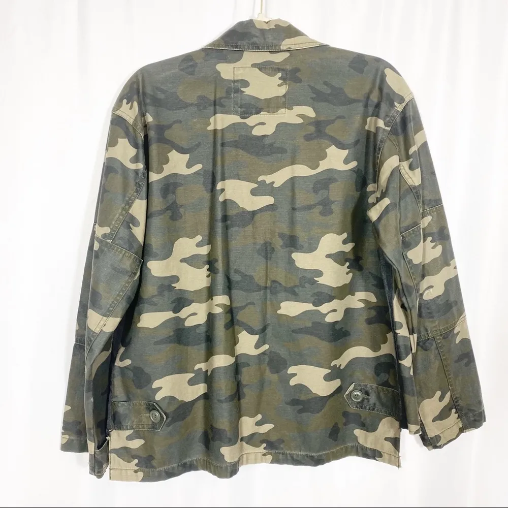 Levi’s Cotton Camo Printed Military  Utility Trucker Jacket: Army Green/Tan - Image 4