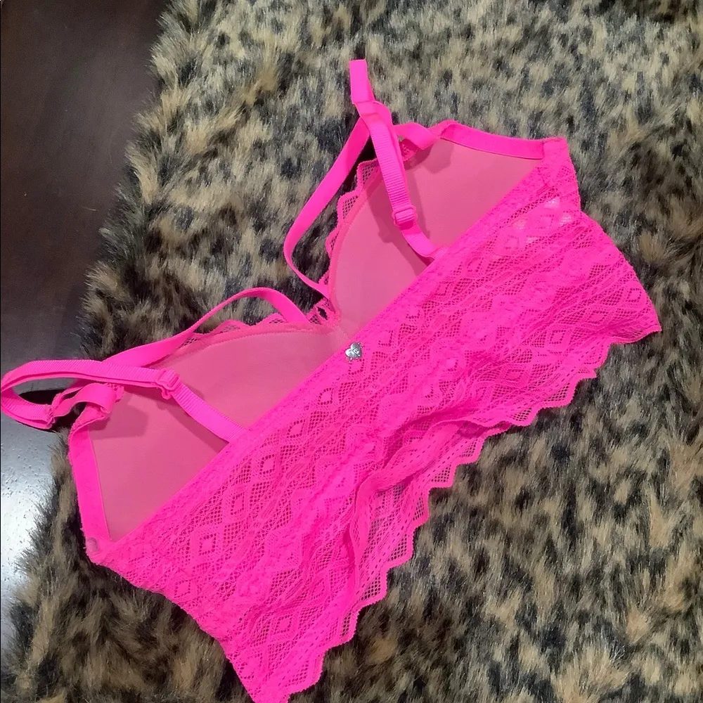 NWOT PINK BY VICTORIAS SECRET PINK LACE BRALETTE - Image 2