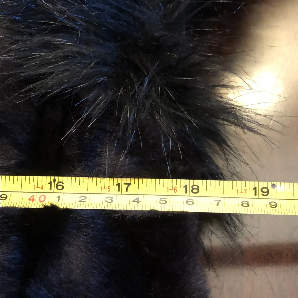 Skaist Taylor Neiman Marcus Target Medium Black - Image 3