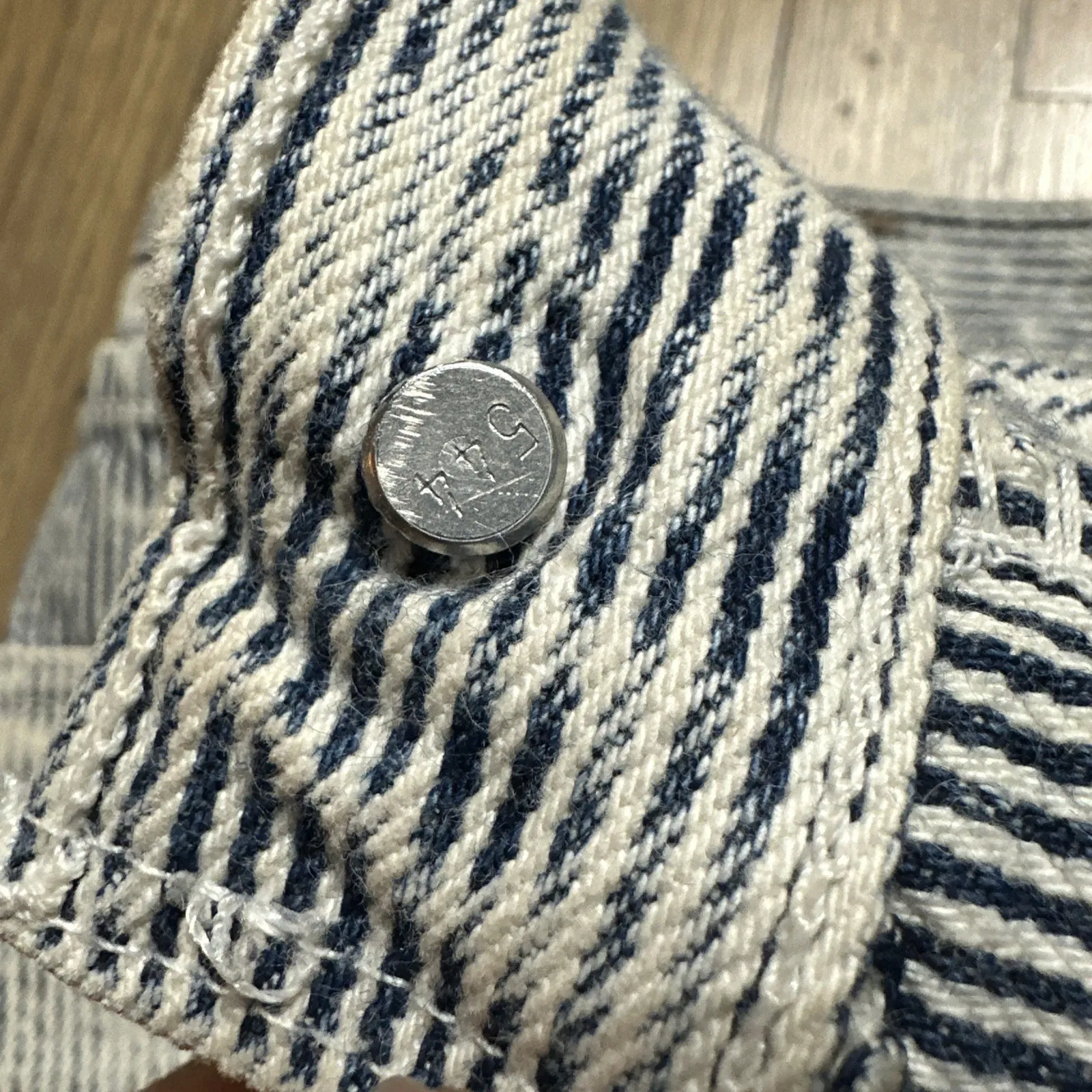 Vintage 1980's Levi's Cut Off Raw Hem Jean Shorts Size 28 Button Fly USA Made - Image 16