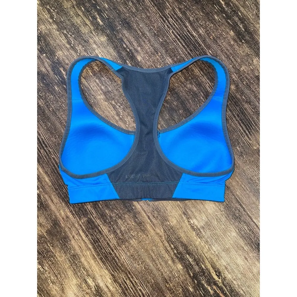 Under Armour sports bra zip up XS - Image 4