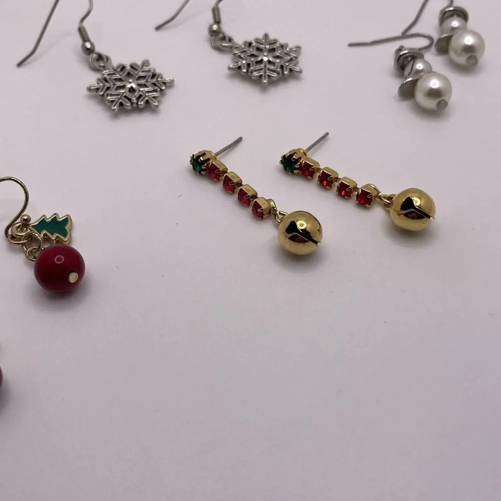 Lot Of 4 Dangle Pierced Costume Earrings Christmas Holiday Snowflake / Bells Etc - Image 4