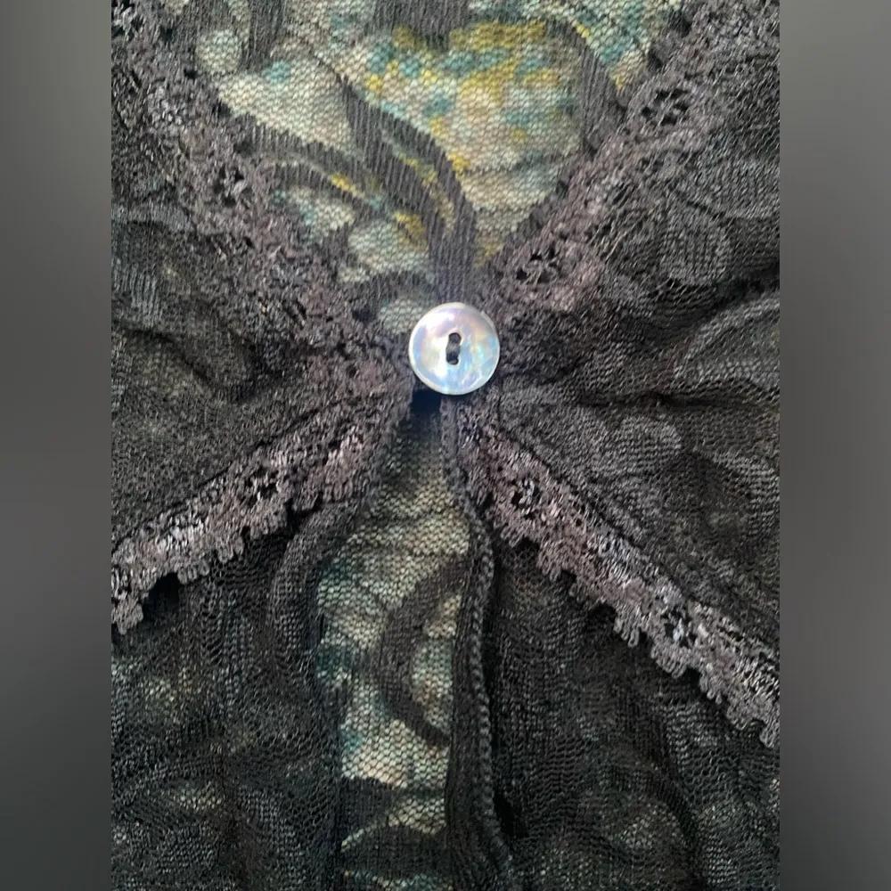 Vintage 90s Y2K  button front black floral lace cardigan, size large - Image 5
