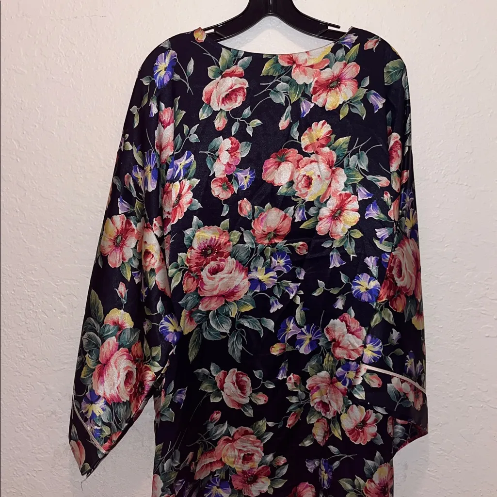 Vintage floral romantic robe house coat garden dress mumu full zip and pockets Size M - Image 5