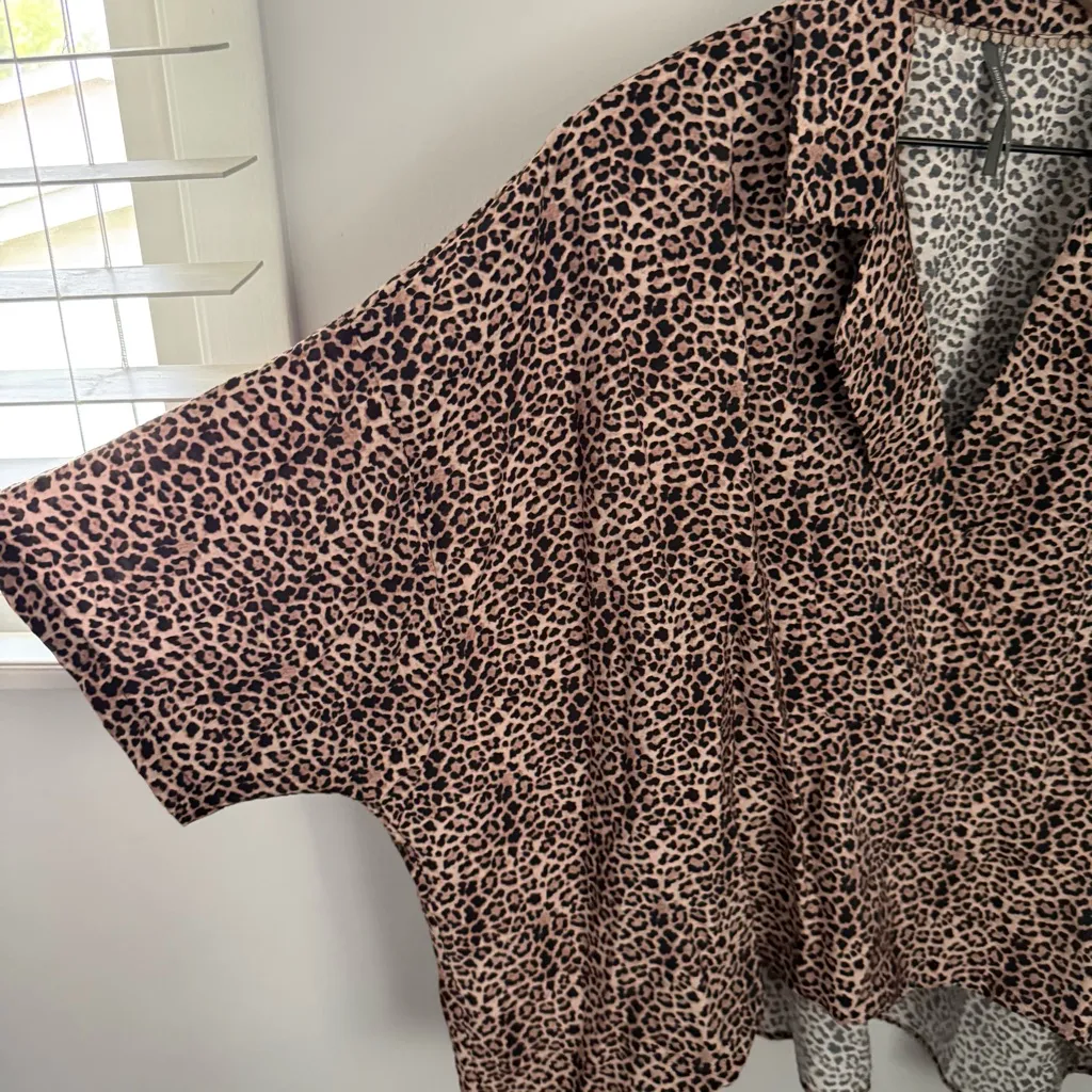 Anthropologie Large Dylon Wide Placket Leopard Print Top Brown Oversized Boxy - Image 8
